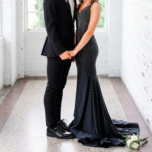 Ellie Wilde Black Formal Dress - Picture 9 of 9